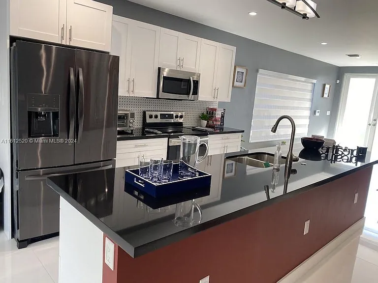 3445 SW 14th St #3445 — Photo 38