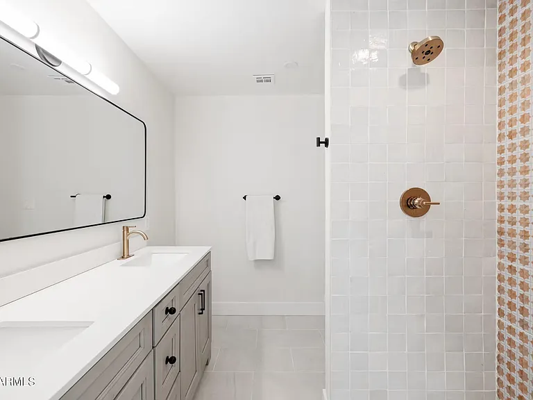 8301 E Crestwood Way — Photo 20