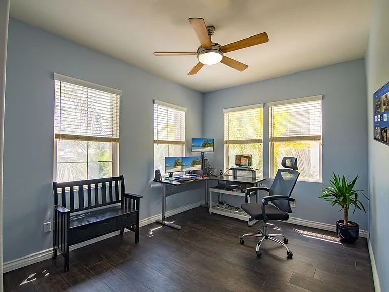 13411 Hawthorn Ave — Photo 14