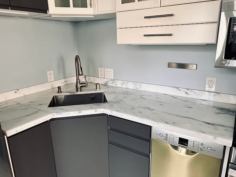 White marble countertops