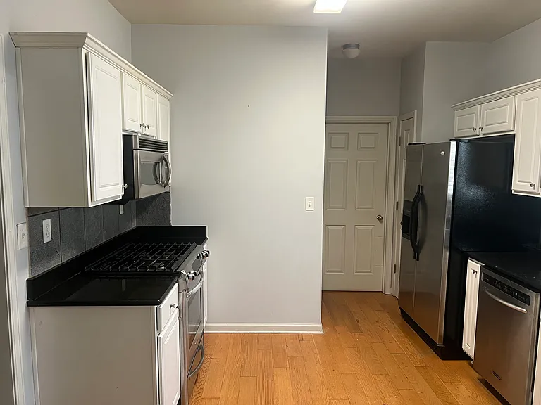 1353 Island Shore Dr — Photo 3
