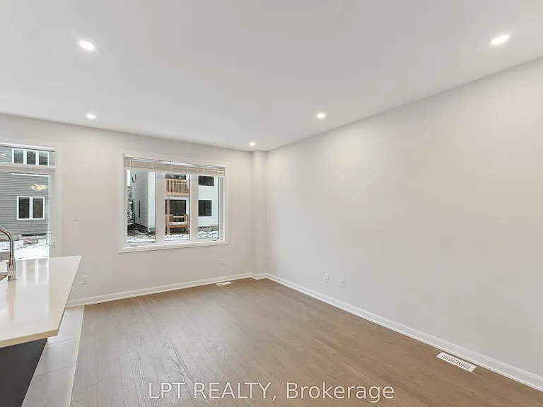 711 Fairline Row — Photo 3