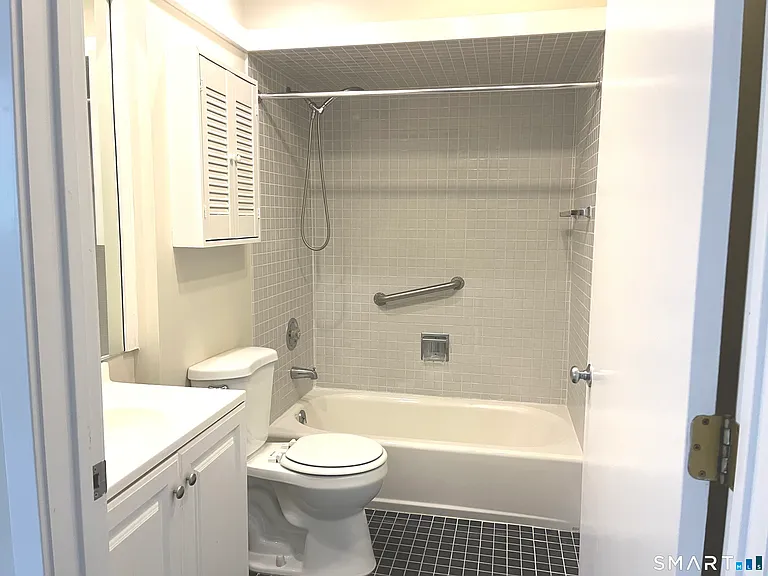 451 Heritage Vlg #D — Photo 8