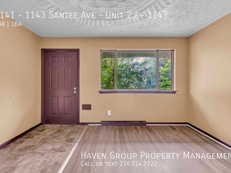 1141-1143 Santee Ave #2/1143 — Photo 2