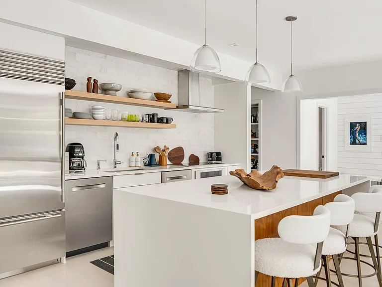 41 Montauk Ave — Photo 17