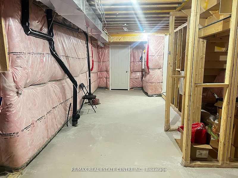 Brampton Townhouse for rent - 3 Bedrooms — photo 23