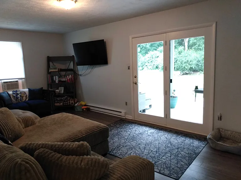2860 Fillmore Dr — Photo 6