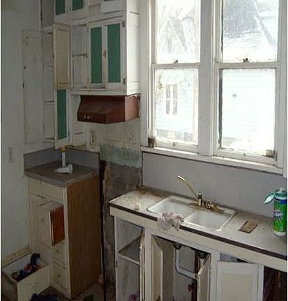 3rd image of 220 S Virginia Ave
