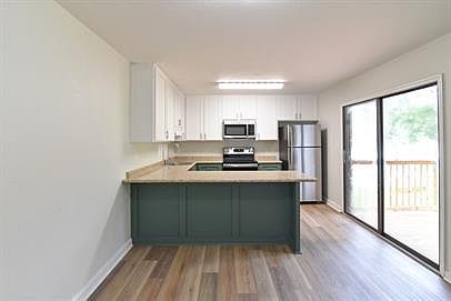 5th image of 2156 Claremont Ln #A