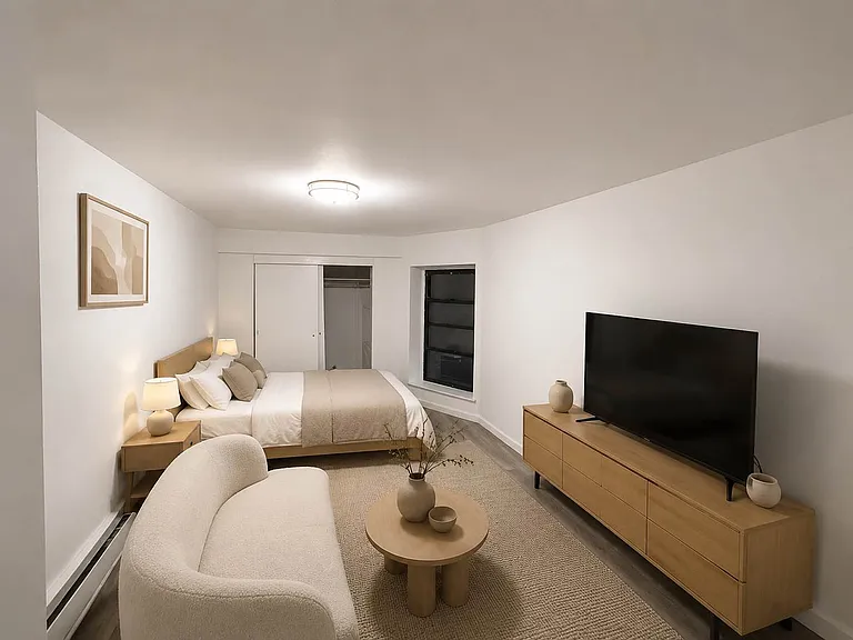 41 W 64th St #1C — Photo 18