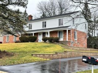 4286 Somerville Dr, West Bloomfield, MI 48323