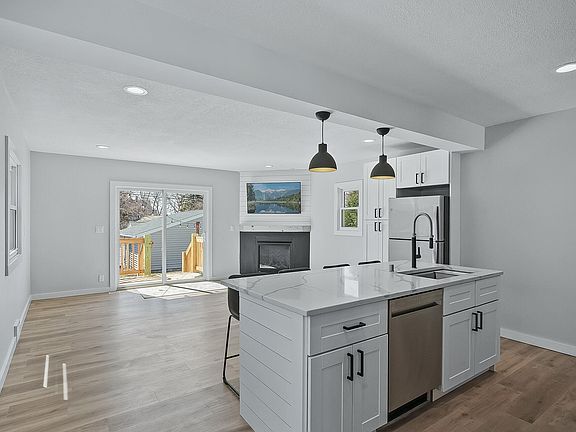 2nd image of 1896 Montreal Ave