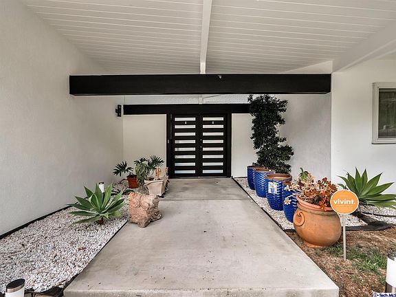 2nd image of 5625 Ocean View Blvd