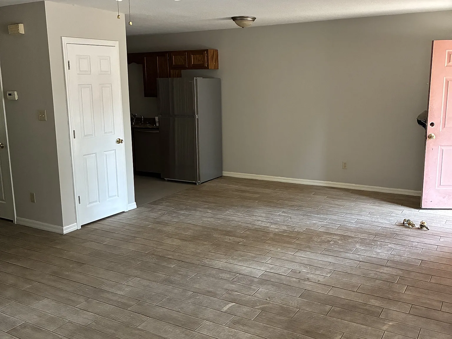 906 Scott St. - A — Photo 2