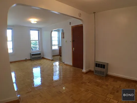 Rented by Bond New York | media 25