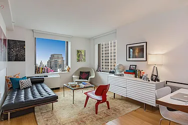 Sold by Avenue Real Estate