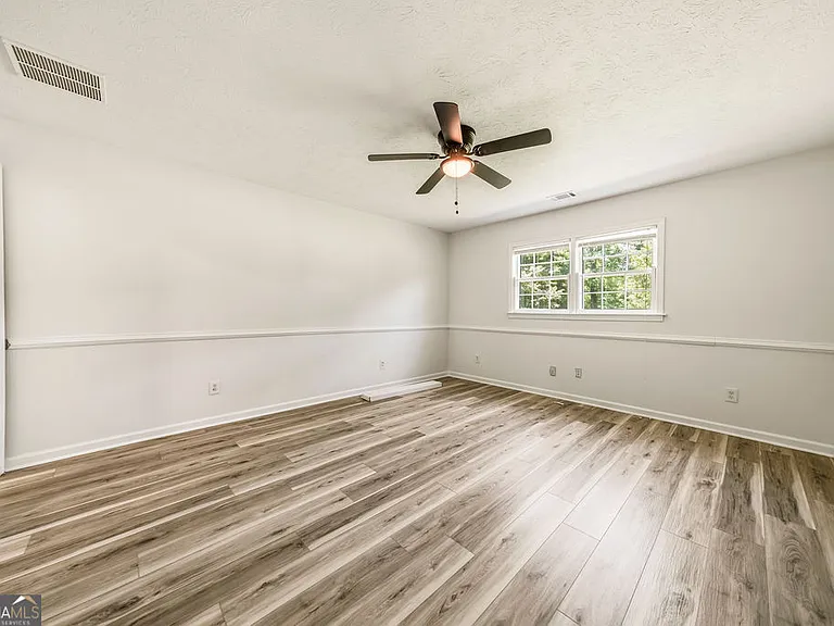 3940 Hubert Dr — Photo 16