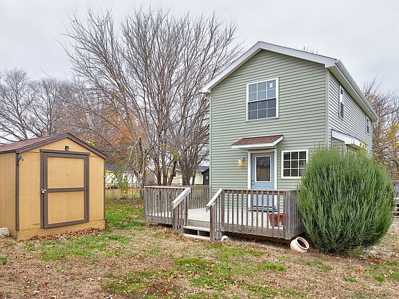 2nd image of 123 Lakeview Dr