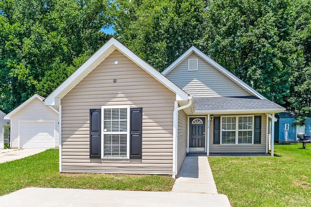 3 bed, 2.0 bath, 1250 sqft, $1,780 — Photo 1