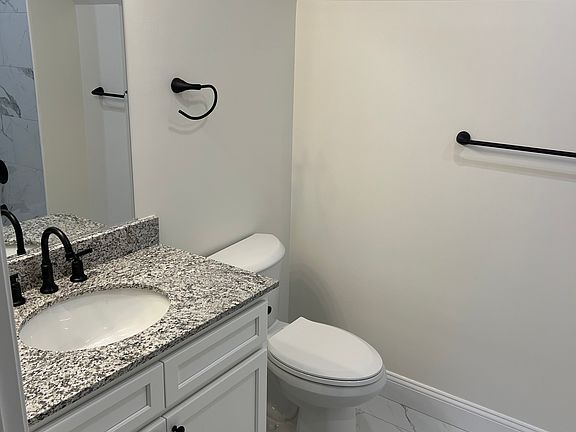 3rd image of 470 Howard Ave #3