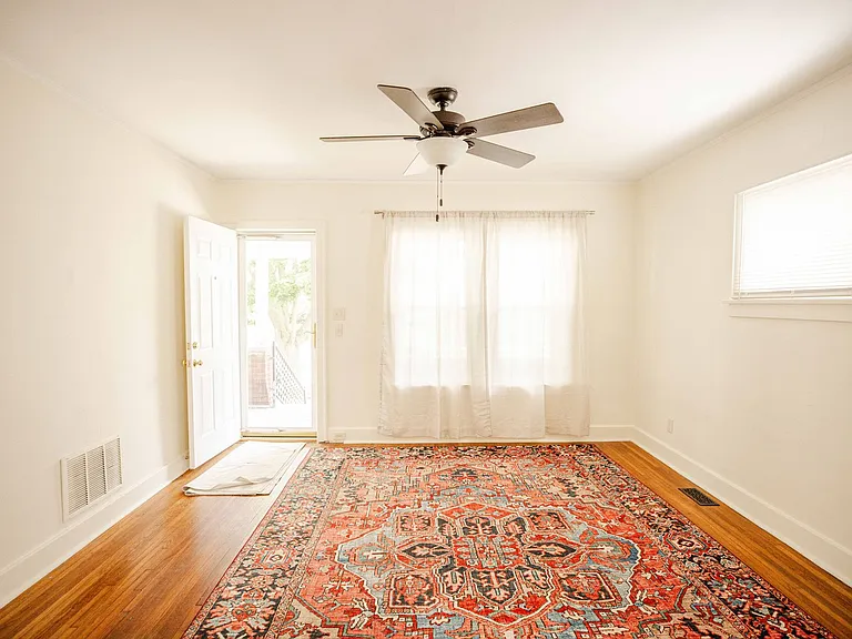 1554 Oak St #203 — Photo 12