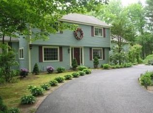 32 Sanborn Rd, Hampton Falls, NH 03844