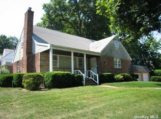 486 Woodfield Rd, West Hempstead, NY 11552
