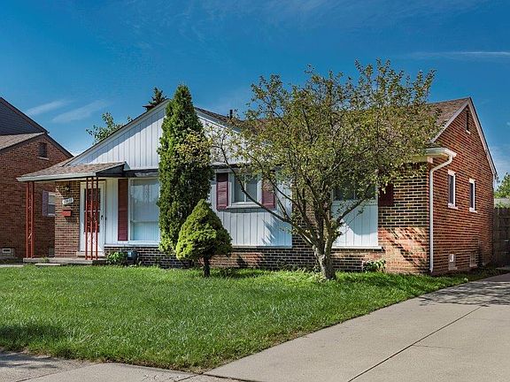 2nd image of 32833 Sandra Ln
