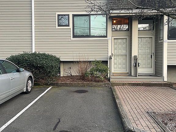 2nd image of 358 Sunrise Hill Ln