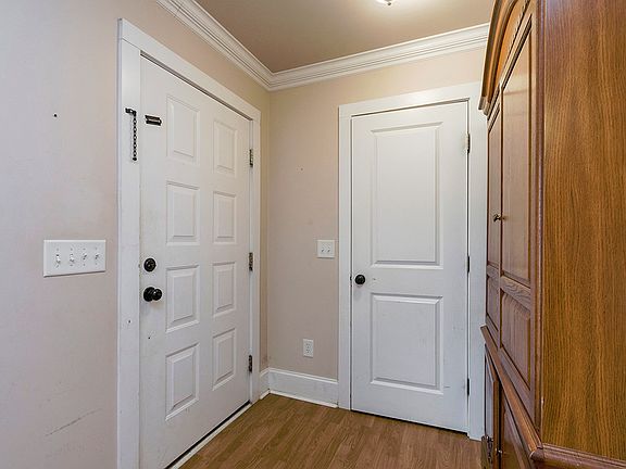 3rd image of 6824 Cottonwood Dr