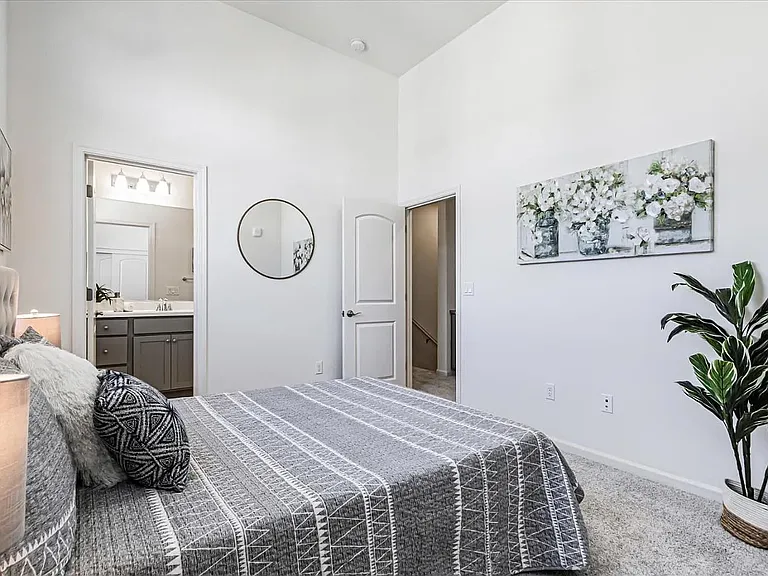 379 Lundy Pl — Photo 5
