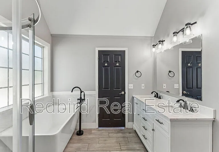 1057 Meandering Way — Photo 15