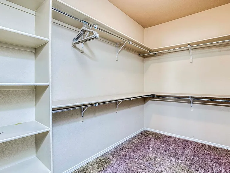 7413 Red Cedar Dr — Photo 20