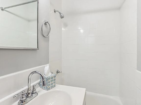 4th image of 1141 N Lasalle St #730