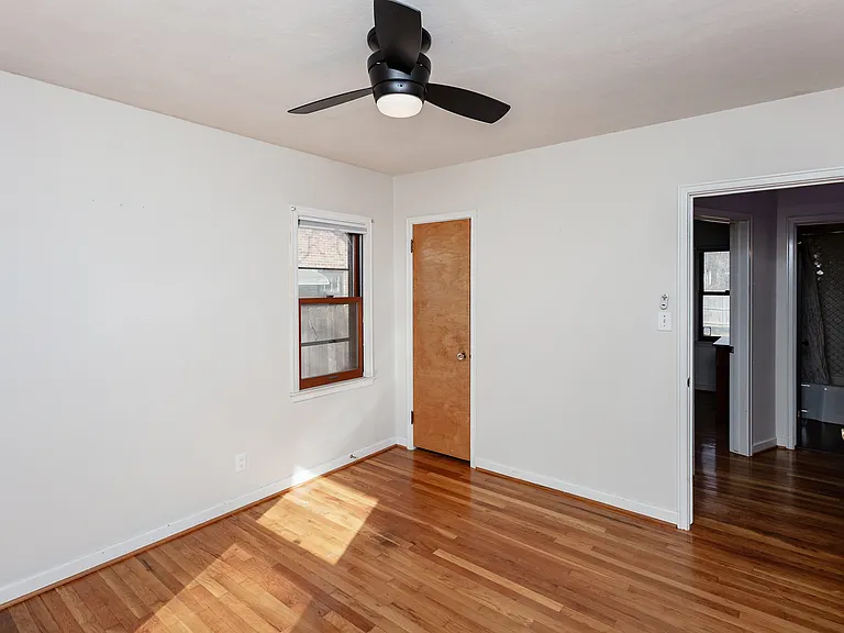 1829 Locust St — Photo 14