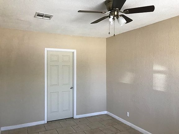 5th image of 10316 Shoshone St