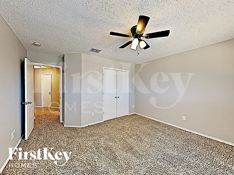 1001 Mazourka Dr — Photo 9