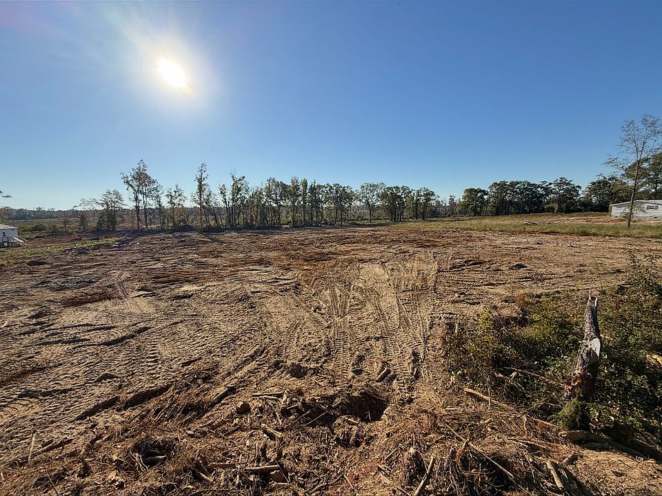 2nd image of 1 Woodland Rd