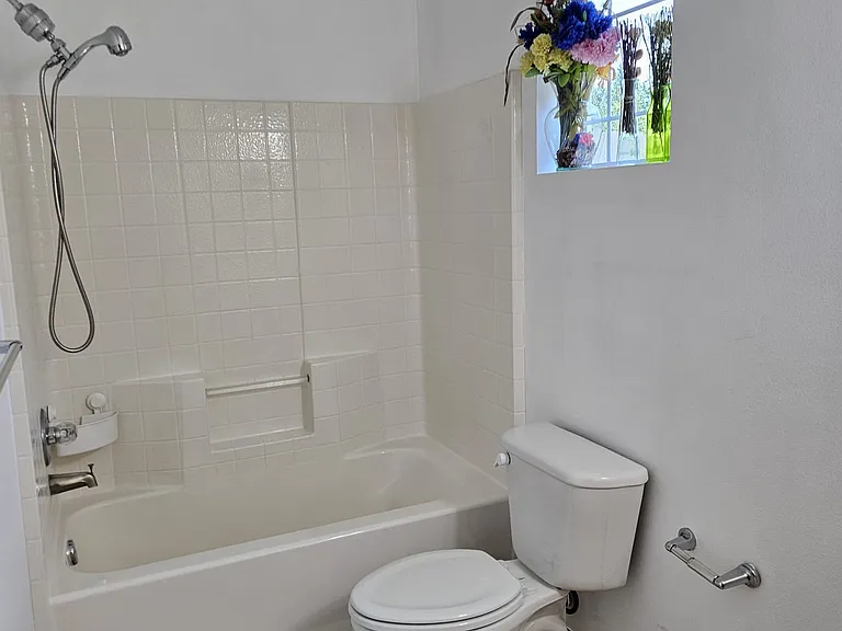 Guest bath of level 2