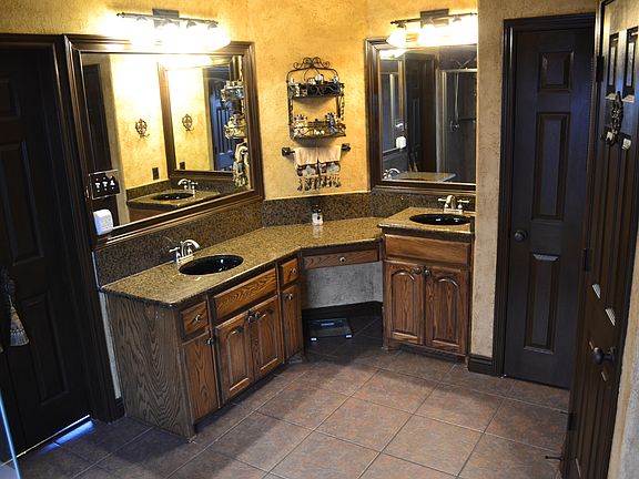 4th image of 11563 Cedar Springs Dr