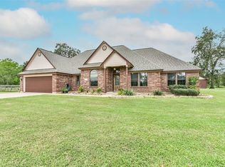 526 Wagon Wheel Trl, Angleton, TX 77515