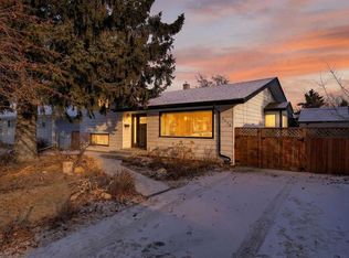 8416 W 7th St SW, Calgary, AB T2V 1G7