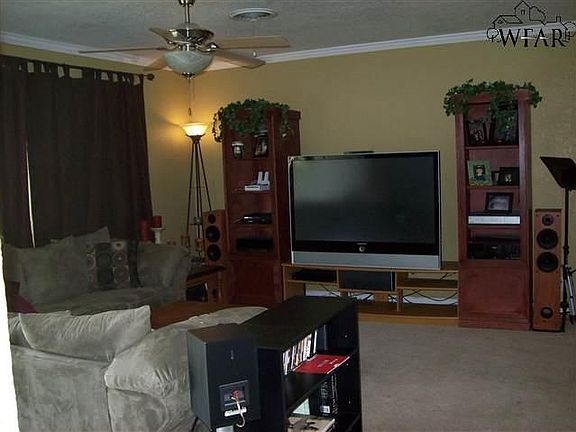 4th image of 213 Westwood Dr