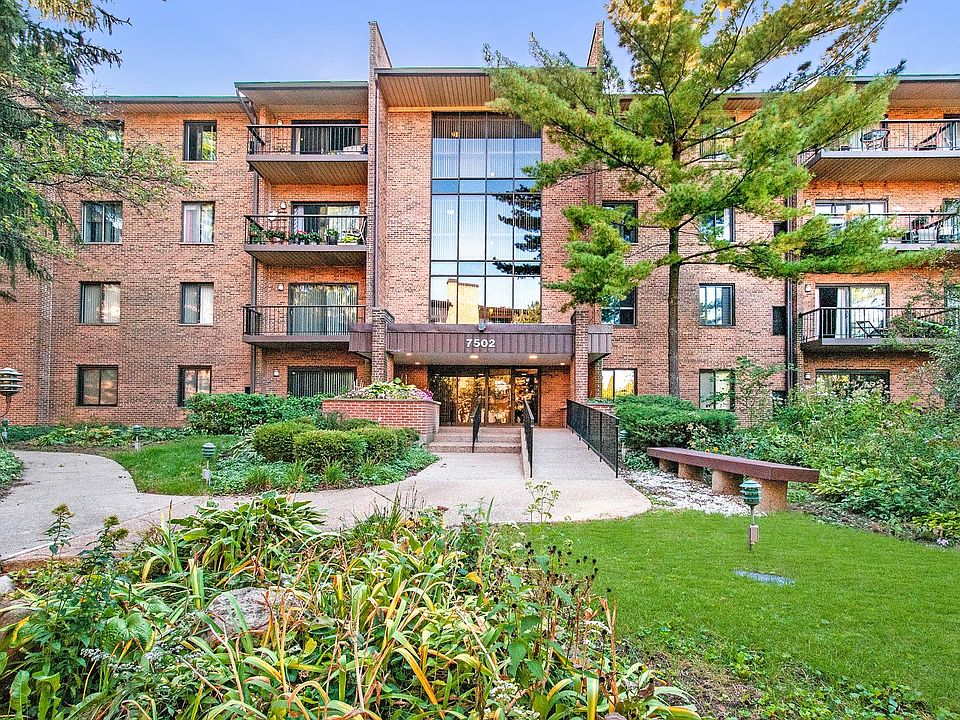 1st image of 7502 Farmingdale Dr APT 208