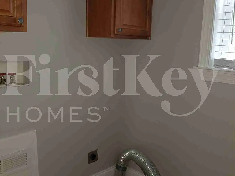 1911 Chestnut Oak Ln — Photo 29