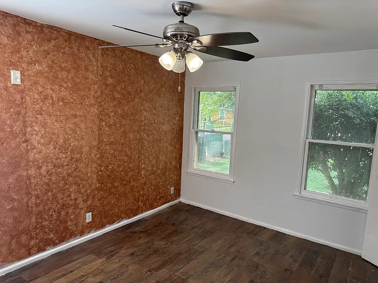 835 Utopia Ln — Photo 16