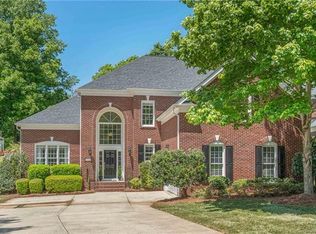 3209 Twelve Oaks Pl, Charlotte, NC 28270