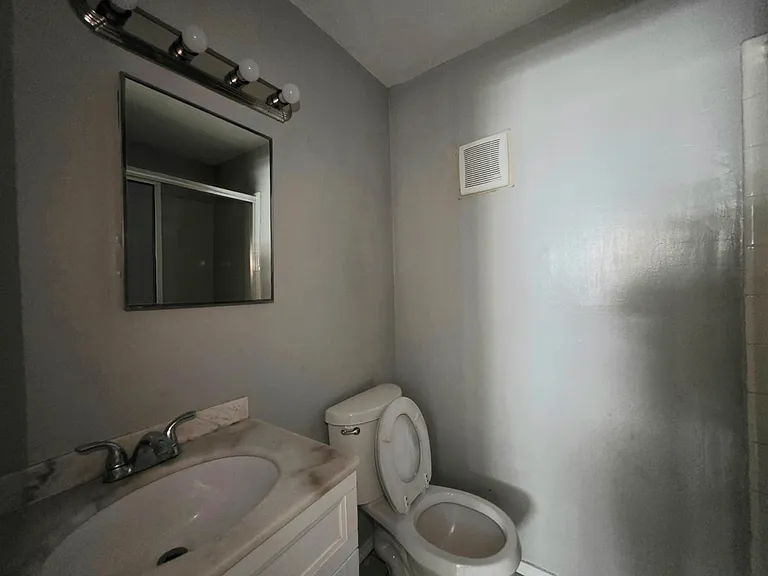 6300 N 11th St #26 — Photo 2