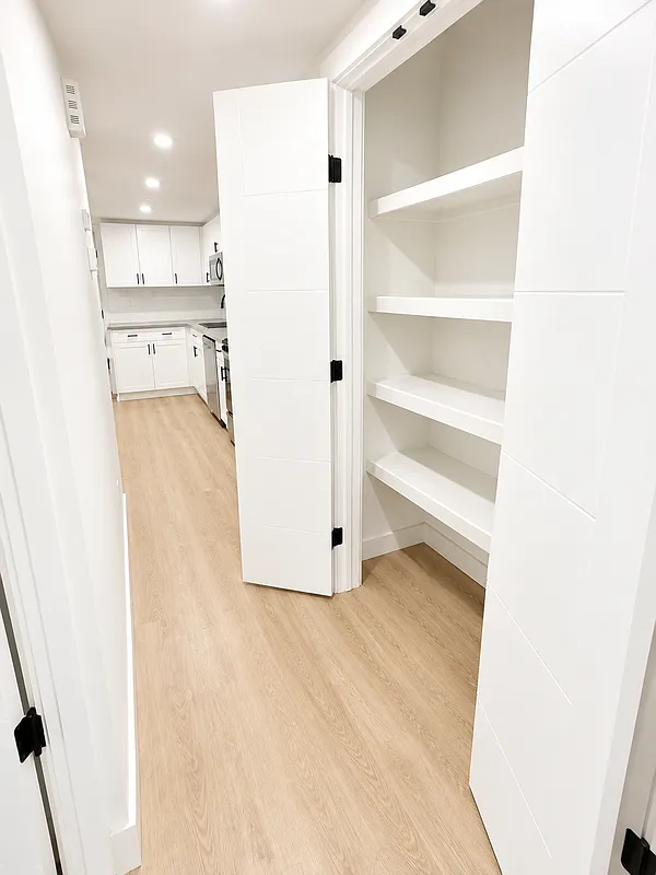 2 bed, 1.0 bath, $1,300 — Photo 3