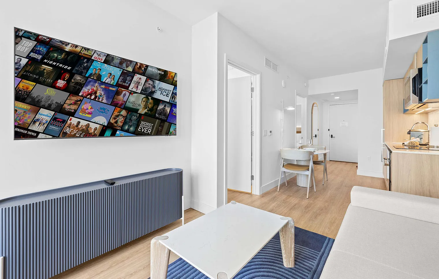 2 bed, 1.0 bath, 645 sqft, $4,021 — Photo 2